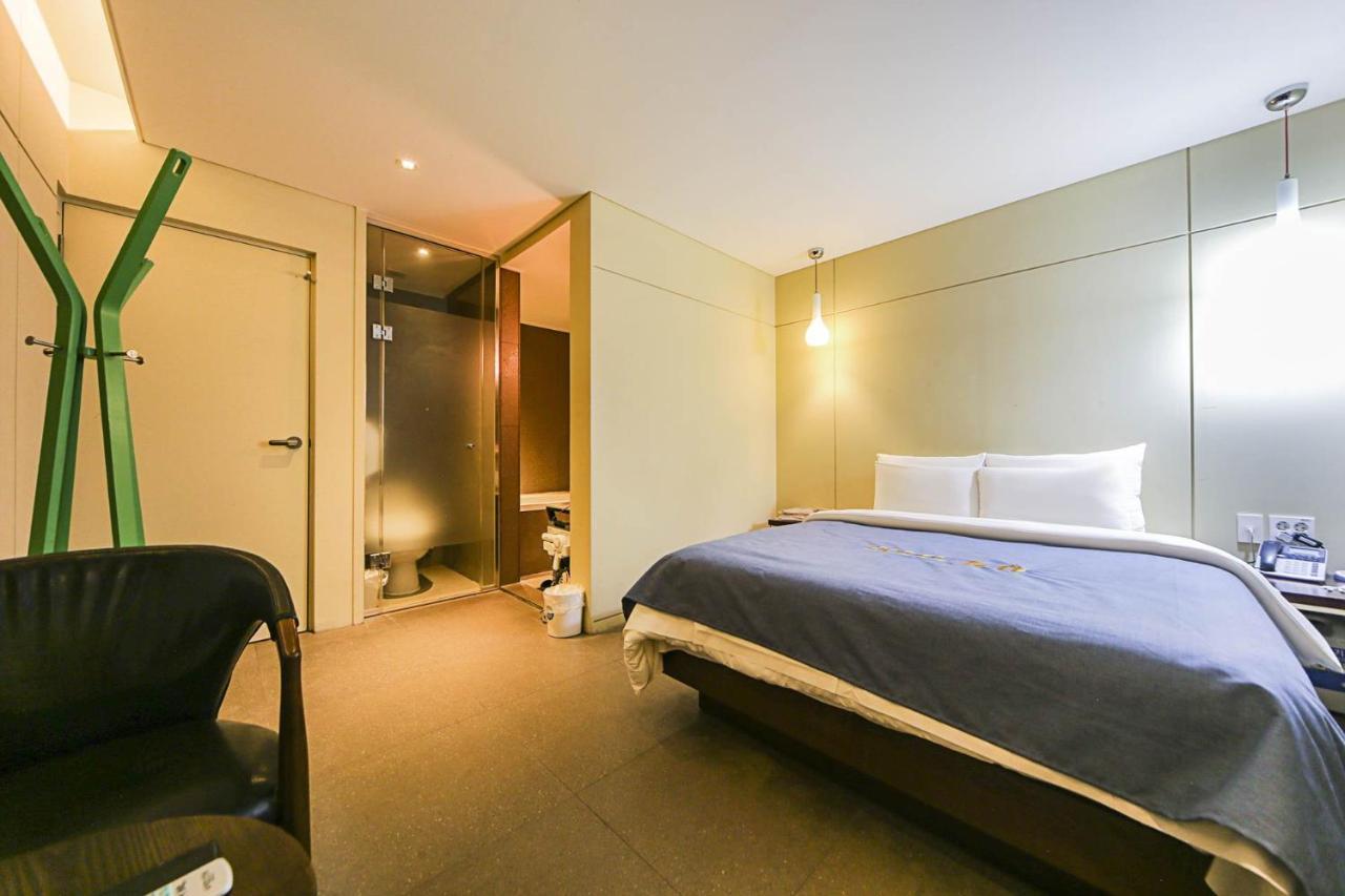 Hotel Myeongjak Chuncheon Esterno foto