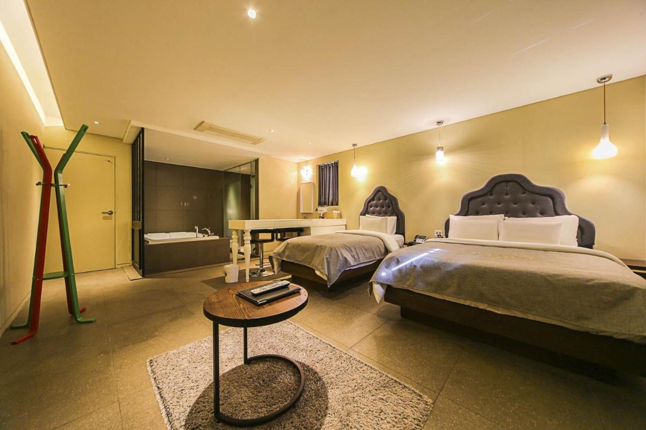 Hotel Myeongjak Chuncheon Esterno foto